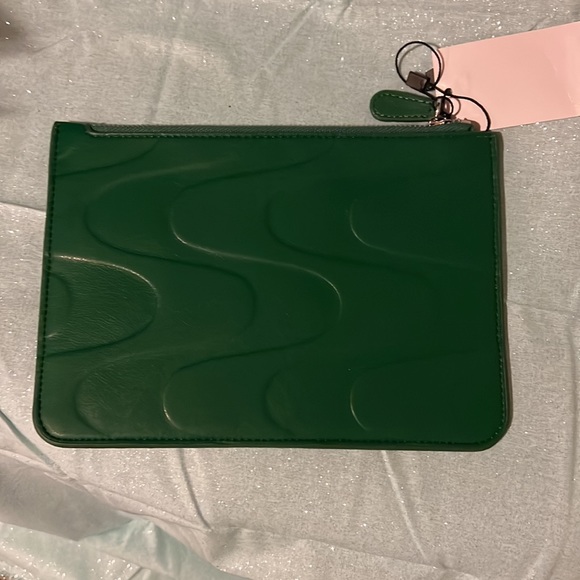 Medium-sized Mango Pouch - Picture 3 of 4